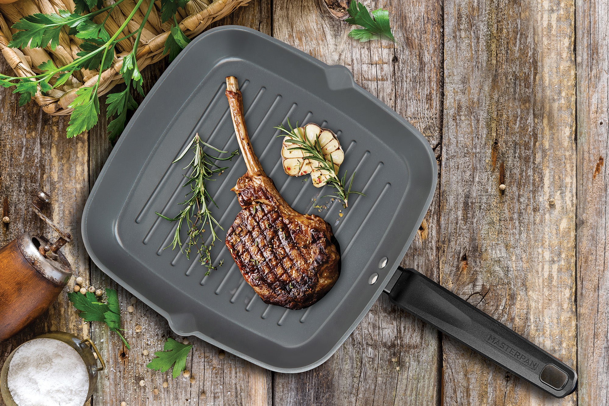MasterPan Non-Stick Grill Pan with Folding Wooden Handle, 8, Black and  Brown