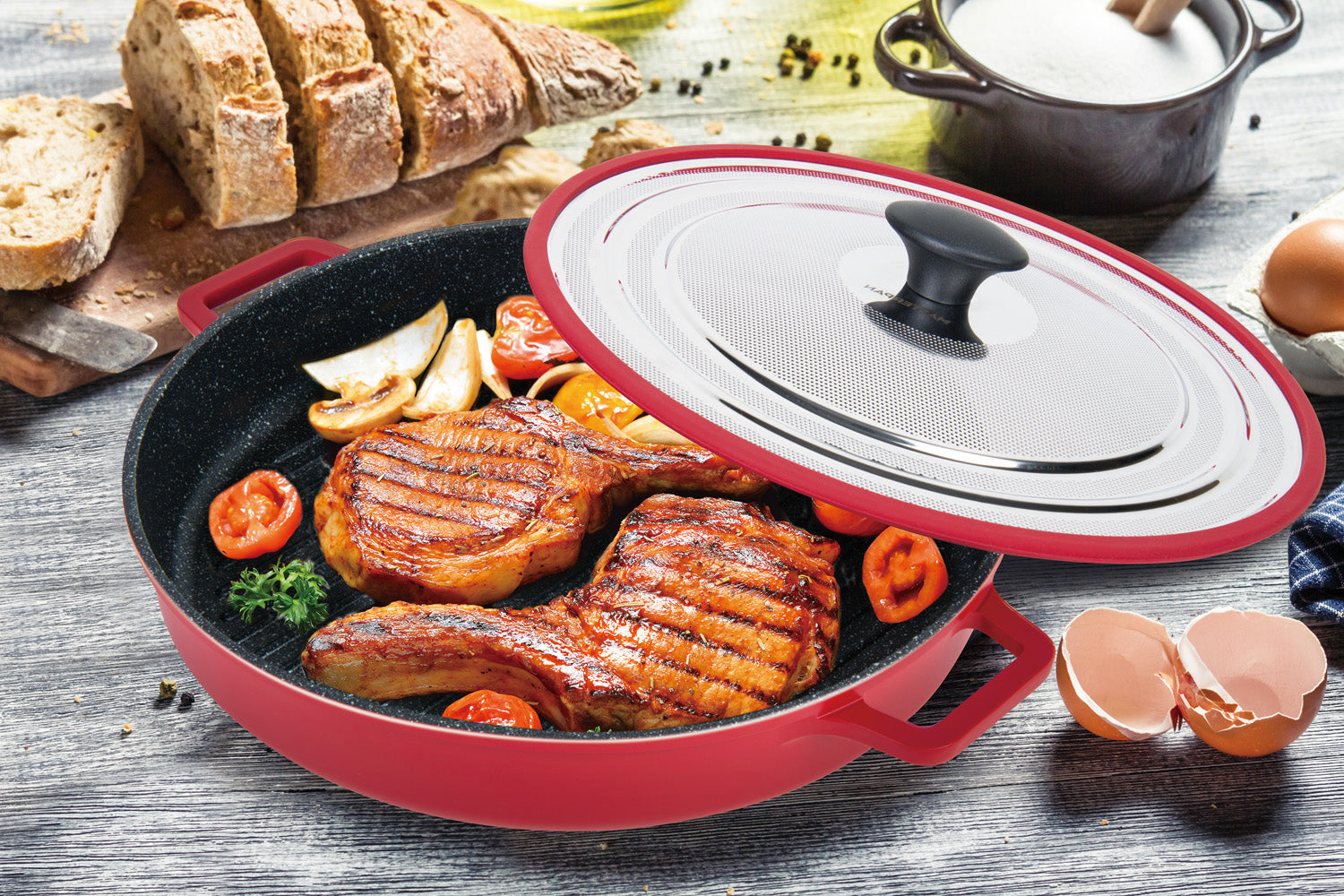 MasterPan Non-Stick Grill Pan with Folding Wooden Handle, 8, Black and  Brown
