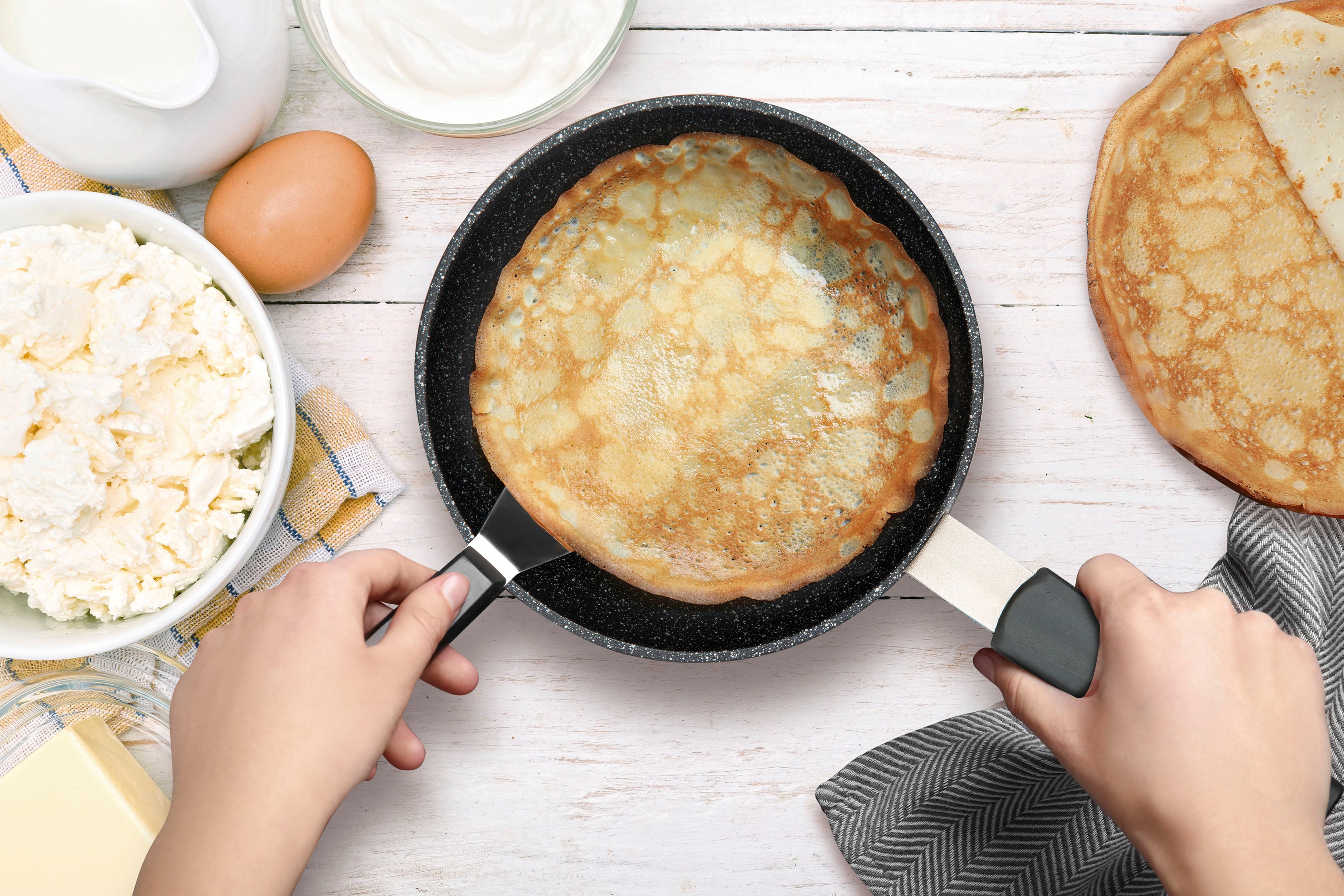 MasterPan 8 in. Healthy Ceramic Non-Stick Aluminium Cookware Fry Pan & Skillet with Stainless Steel Chefs Handle