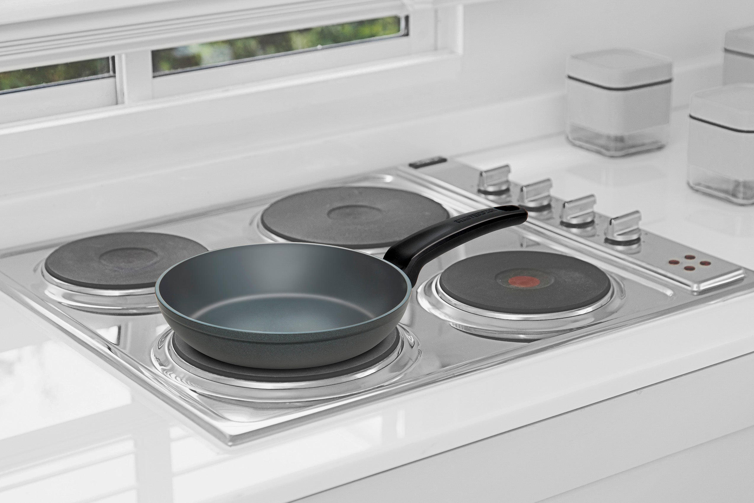 MasterPan 11 in. Crepe Pan & Non-Stick Aluminium Cookware with Bakelite Handle